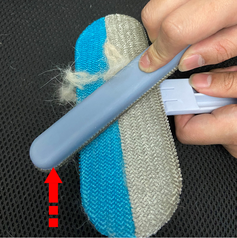 Yopoll™ – Multifunctional Anti-Hair Brush